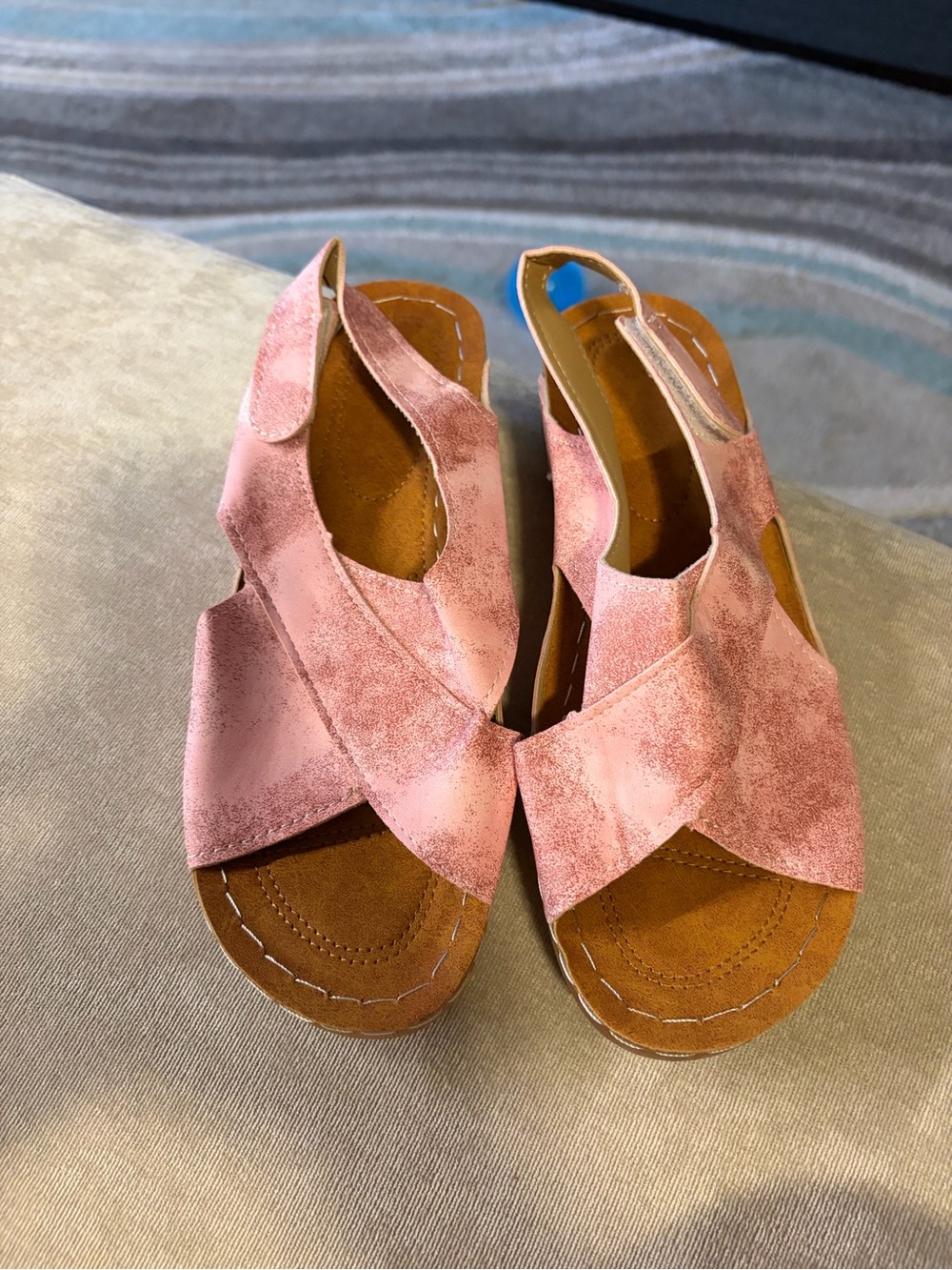 Women’s Pink Suede Crisscross Slingback Sandals